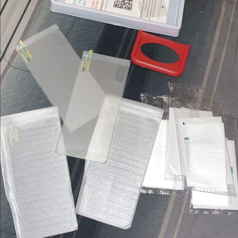 2 iPhone X glass screen protector